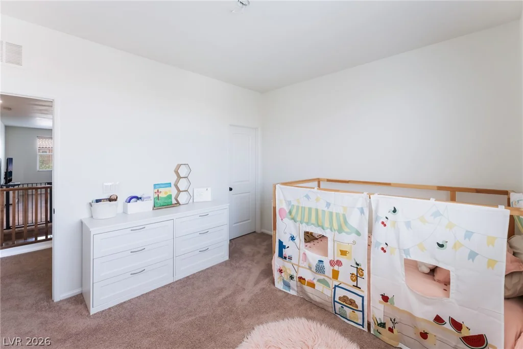 7042 Chestnut Valley, Las Vegas, NV 89166