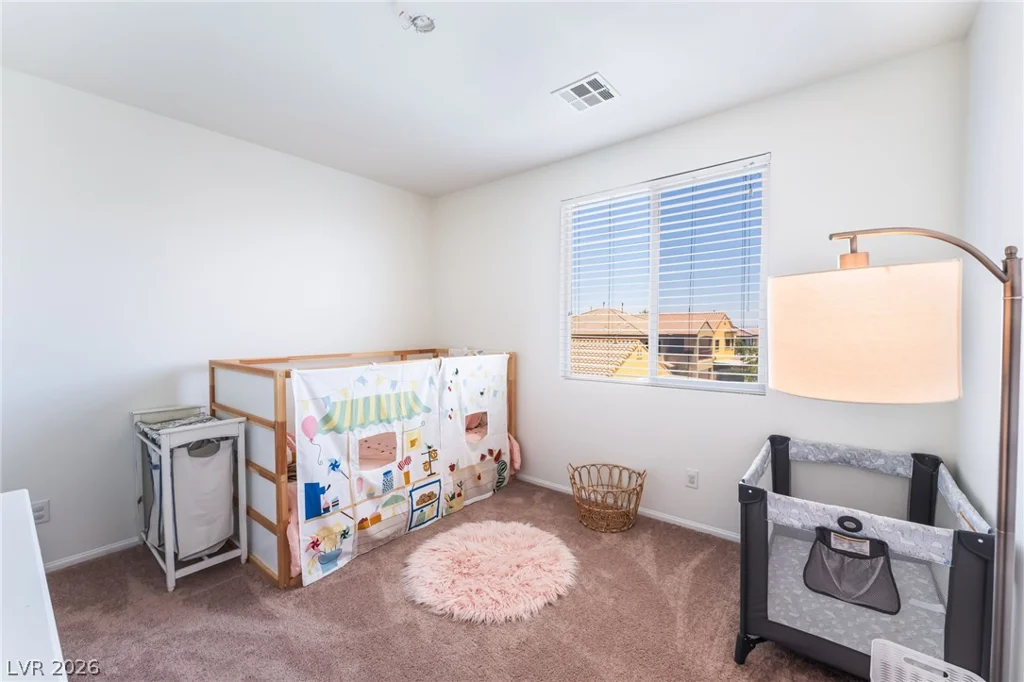 7042 Chestnut Valley, Las Vegas, NV 89166