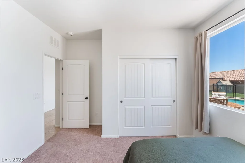 7042 Chestnut Valley, Las Vegas, NV 89166