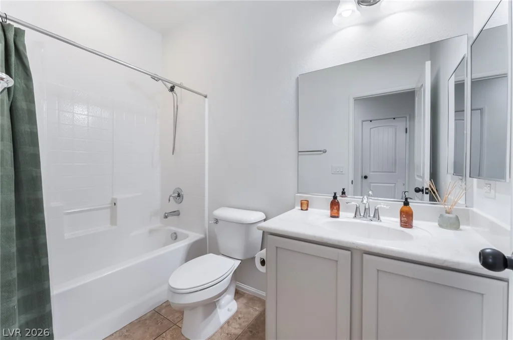 7042 Chestnut Valley, Las Vegas, NV 89166