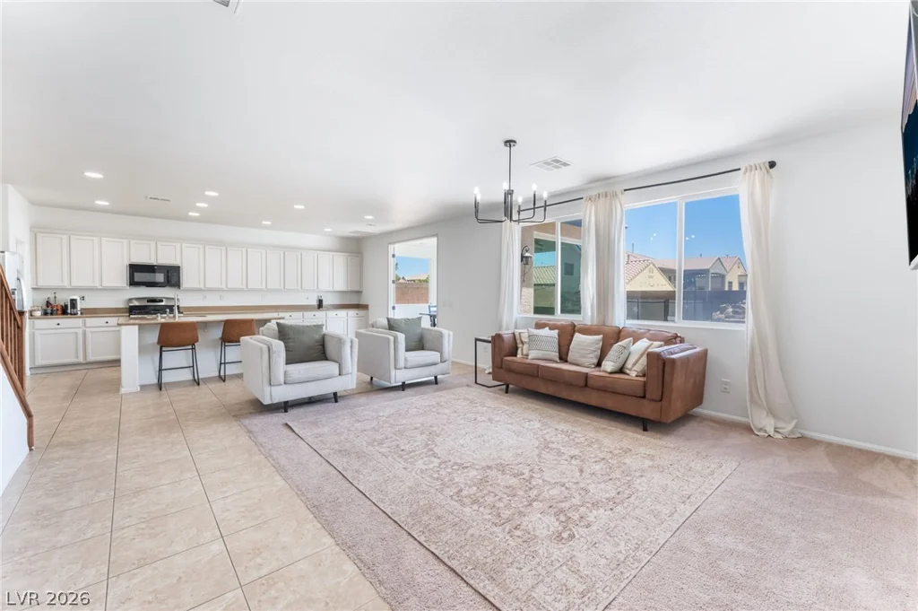 7042 Chestnut Valley, Las Vegas, NV 89166