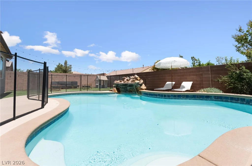 7042 Chestnut Valley, Las Vegas, NV 89166