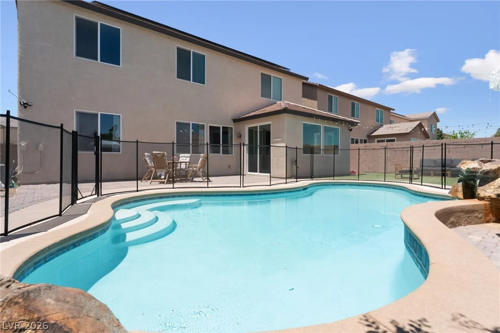 7042 Chestnut Valley, Las Vegas, NV 89166