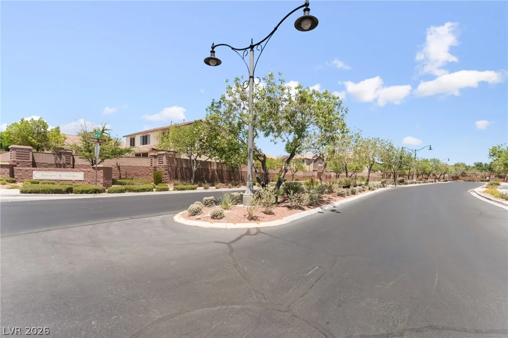 7042 Chestnut Valley, Las Vegas, NV 89166