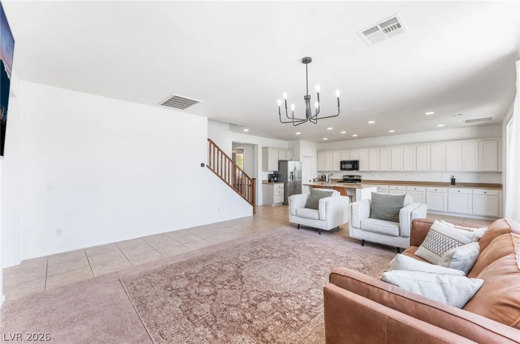 7042 Chestnut Valley, Las Vegas, NV 89166