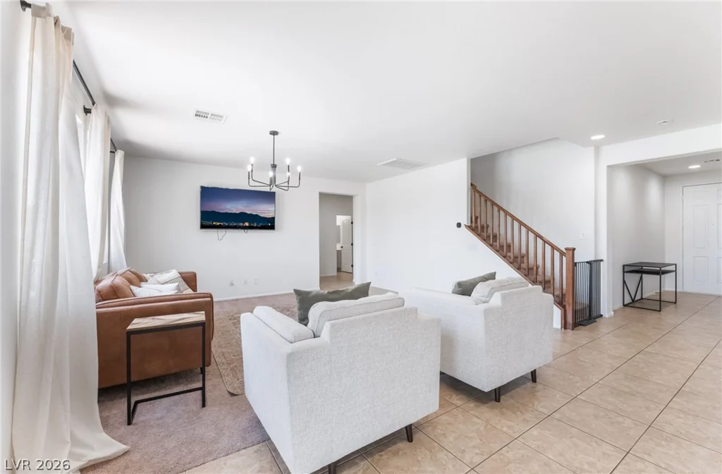 7042 Chestnut Valley, Las Vegas, NV 89166