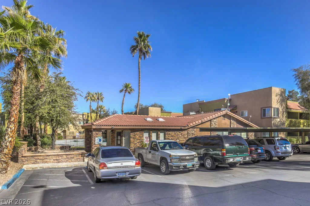 1858 Decatur, Las Vegas, NV 89108