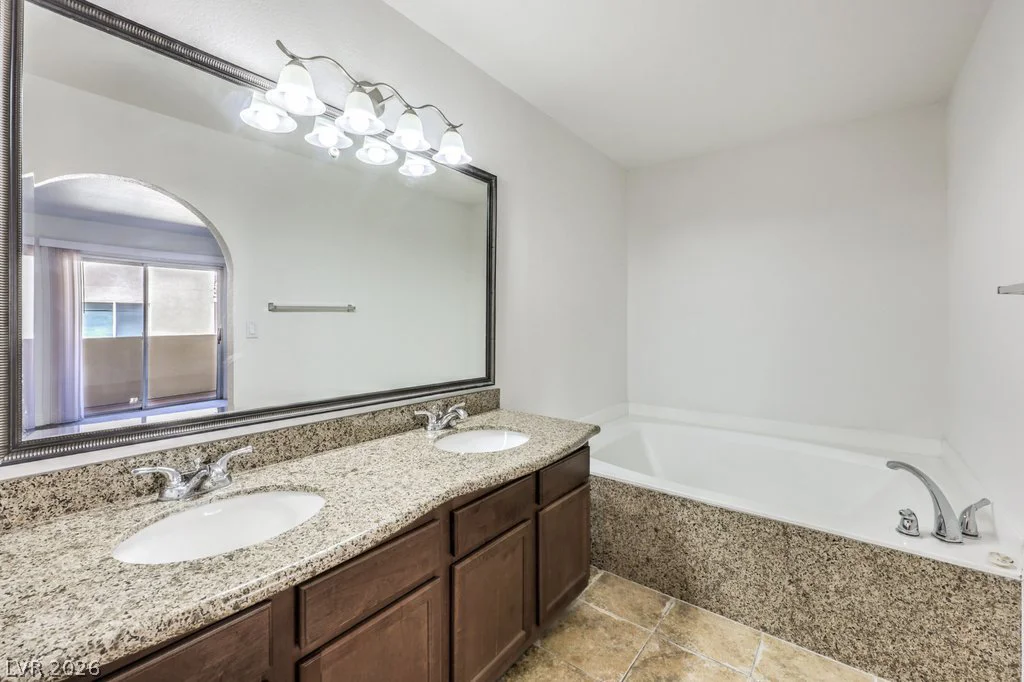 1858 Decatur, Las Vegas, NV 89108