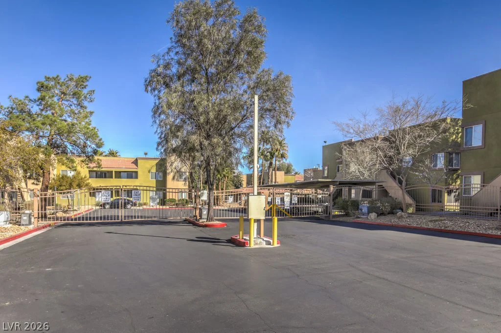 1858 Decatur, Las Vegas, NV 89108