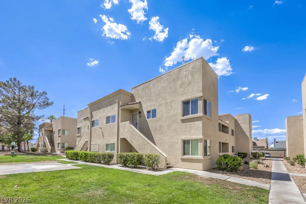 1858 Decatur, Las Vegas, NV 89108