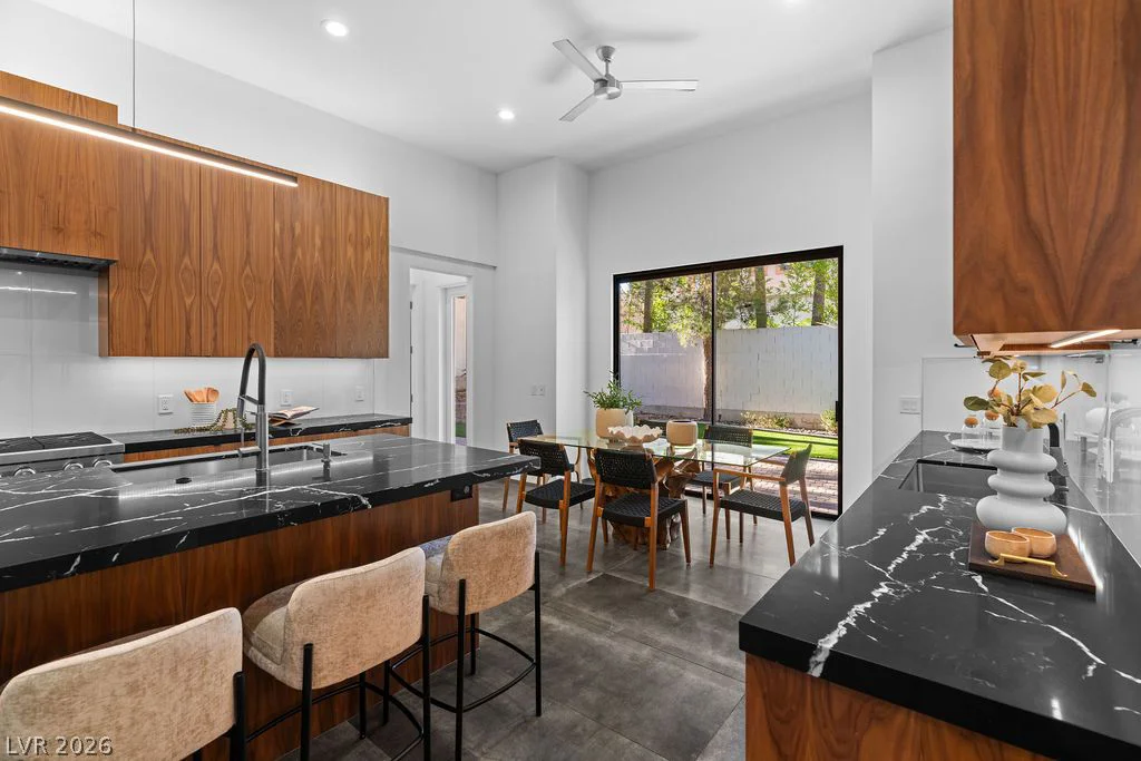 628 Edgebrook, Las Vegas, NV 89145