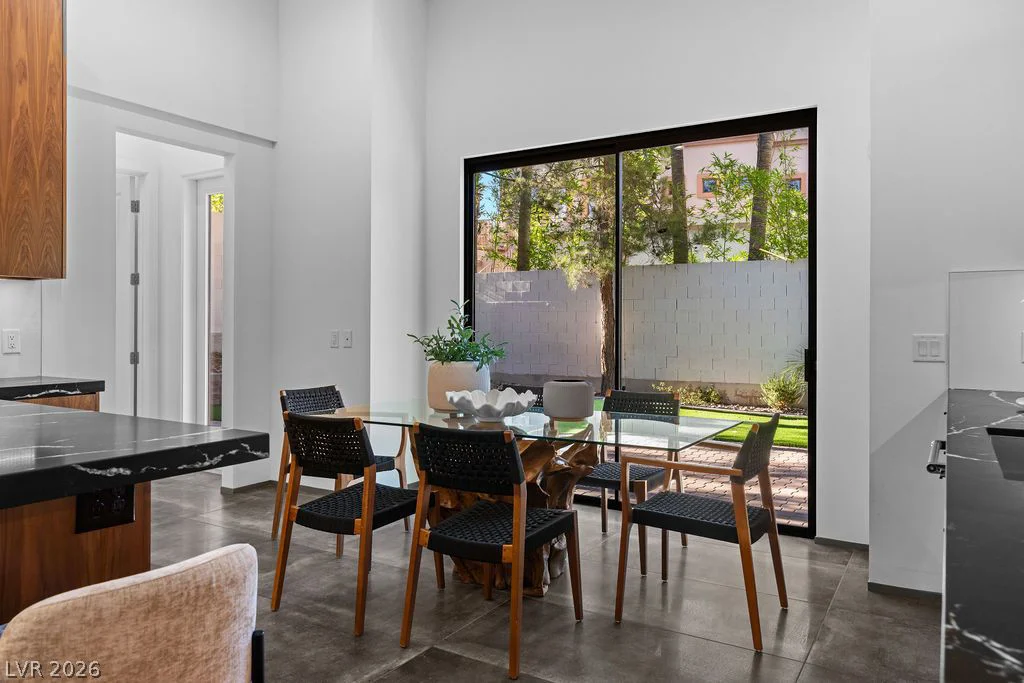 628 Edgebrook, Las Vegas, NV 89145