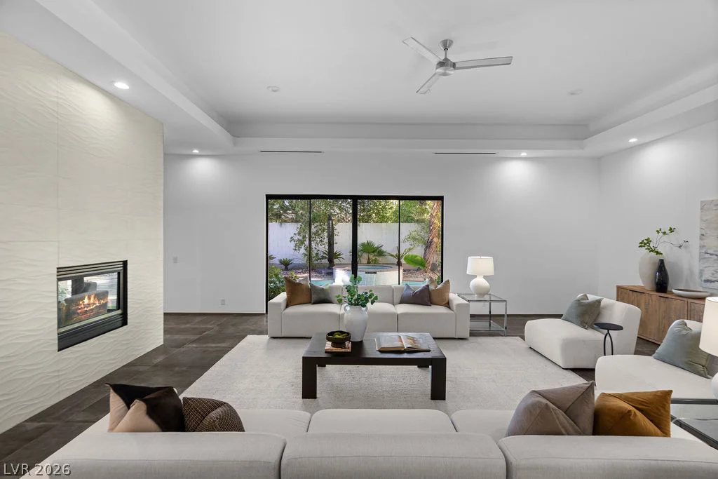 628 Edgebrook, Las Vegas, NV 89145