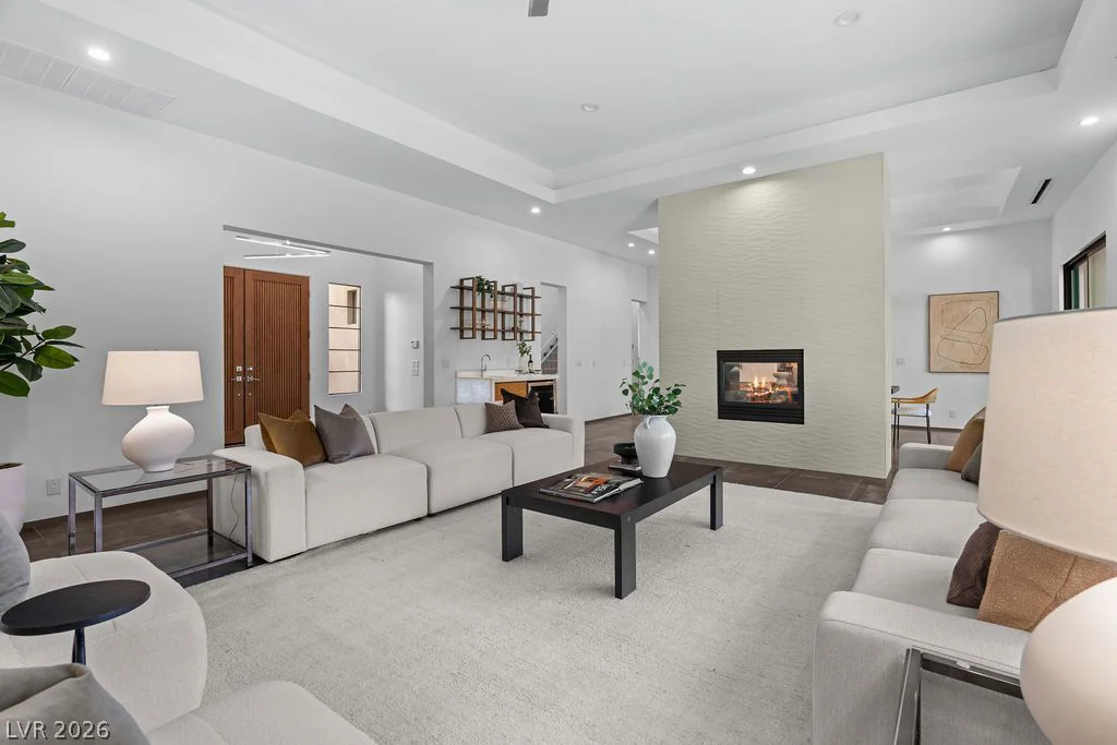 628 Edgebrook, Las Vegas, NV 89145