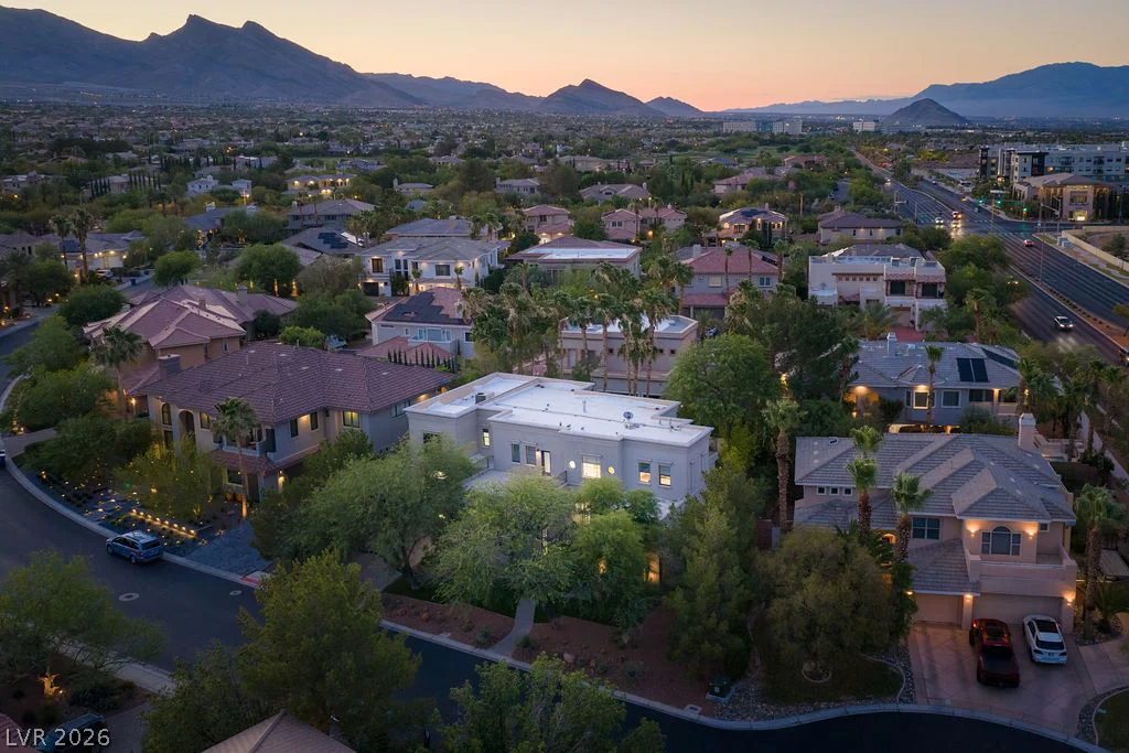 628 Edgebrook, Las Vegas, NV 89145