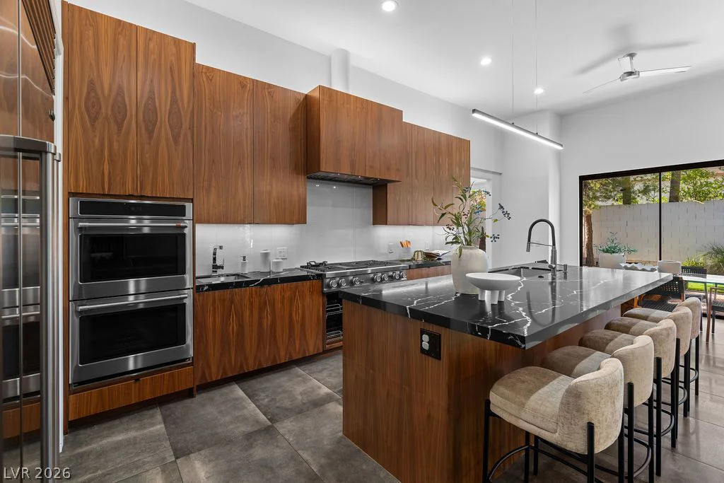 628 Edgebrook, Las Vegas, NV 89145