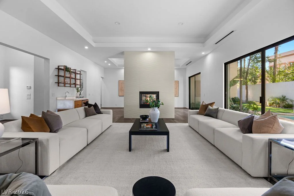 628 Edgebrook, Las Vegas, NV 89145