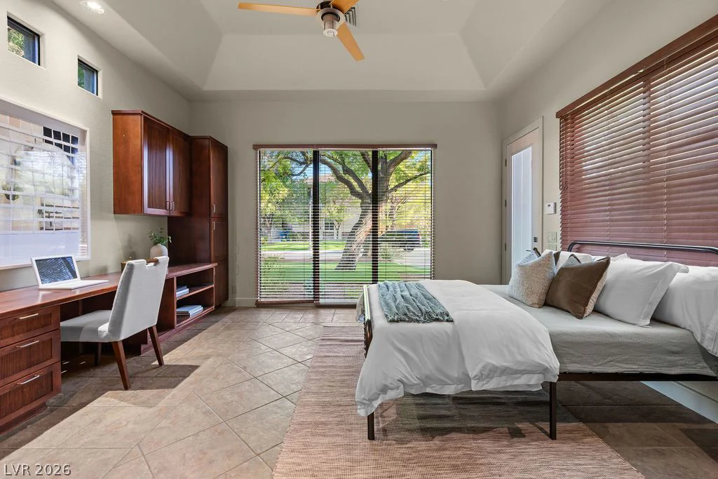 628 Edgebrook, Las Vegas, NV 89145