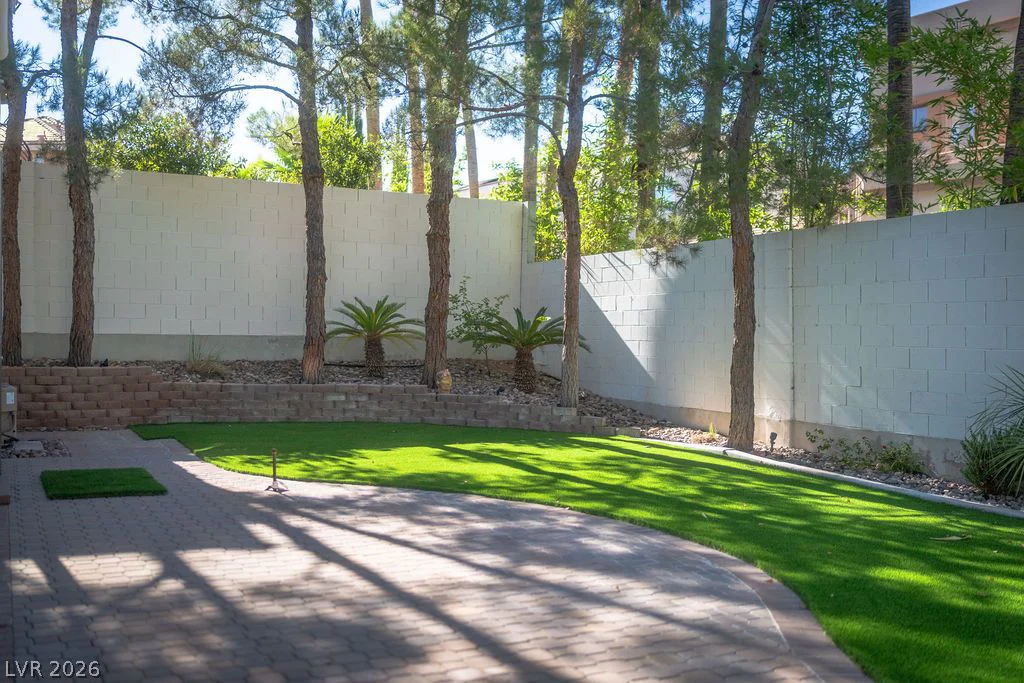 628 Edgebrook, Las Vegas, NV 89145