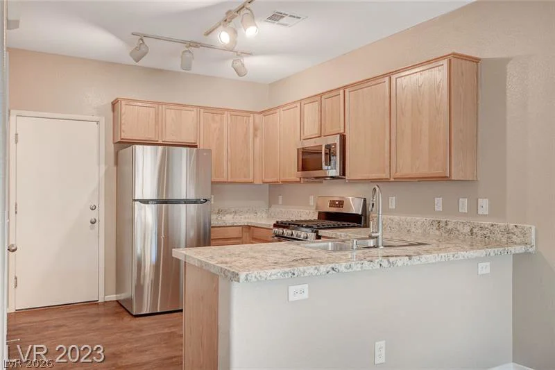 9128 Blue Raven, Las Vegas, NV 89143