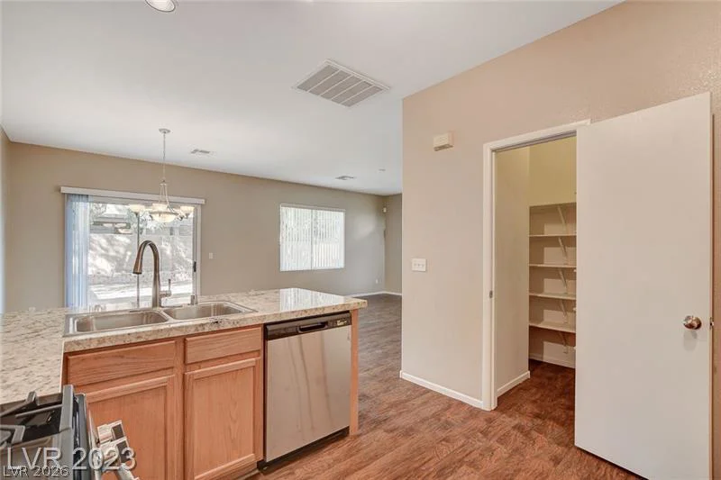 9128 Blue Raven, Las Vegas, NV 89143