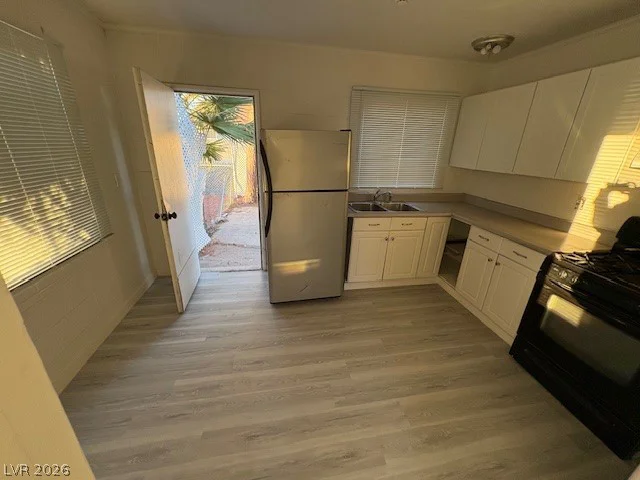 425 Bedford, Las Vegas, NV 89107
