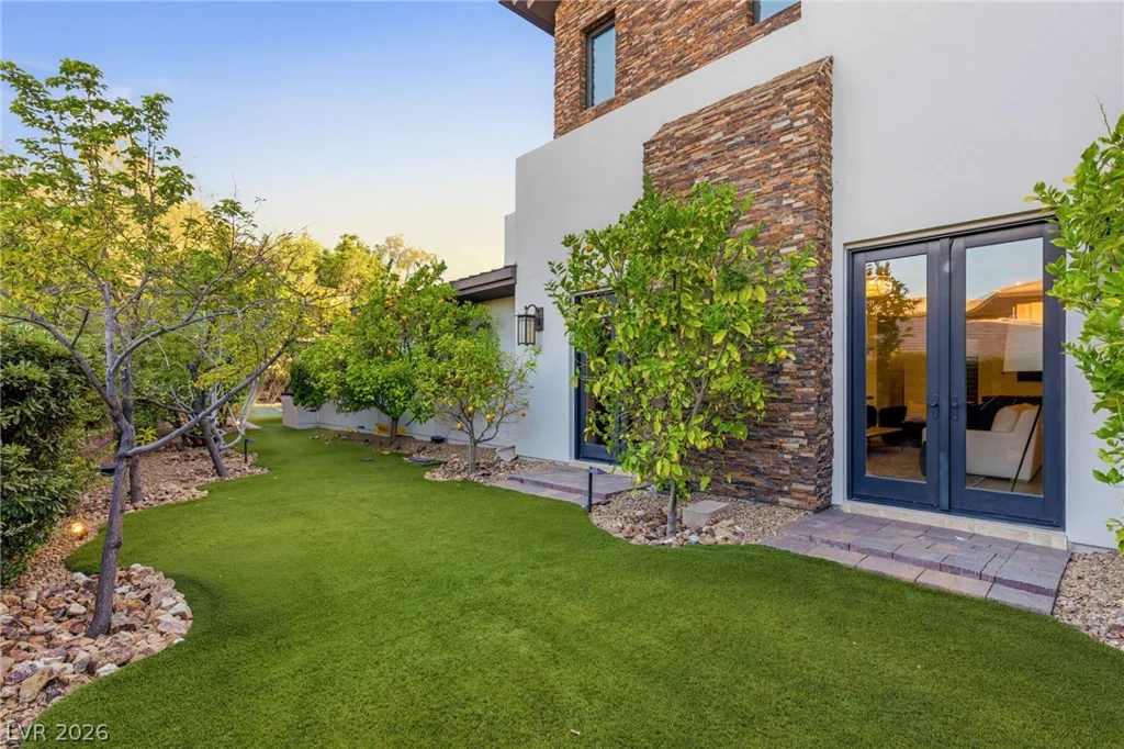 47 Soaring Bird, Las Vegas, NV 89135