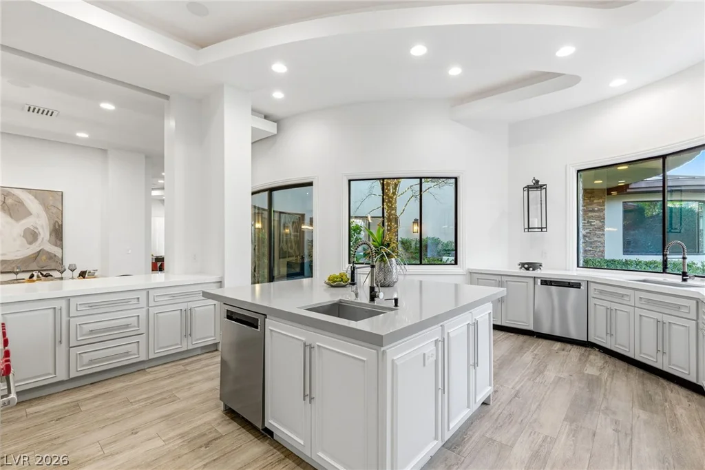 47 Soaring Bird, Las Vegas, NV 89135
