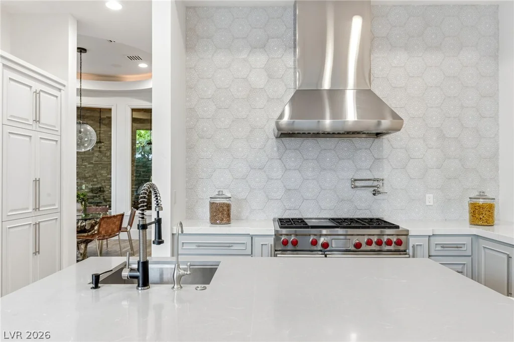 47 Soaring Bird, Las Vegas, NV 89135
