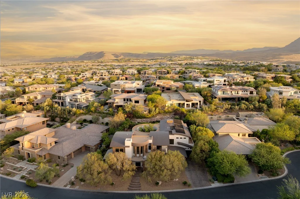 47 Soaring Bird, Las Vegas, NV 89135