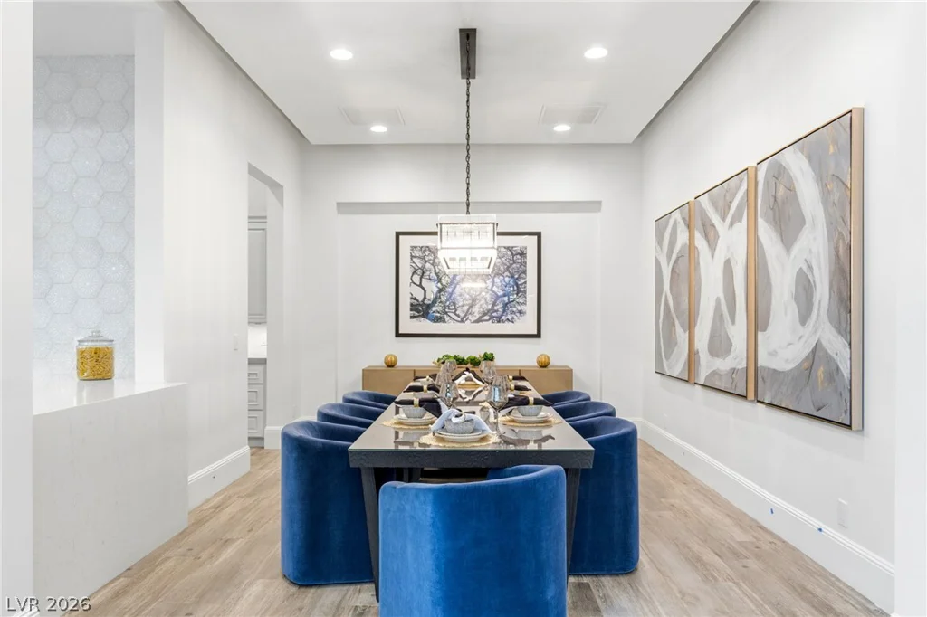 47 Soaring Bird, Las Vegas, NV 89135