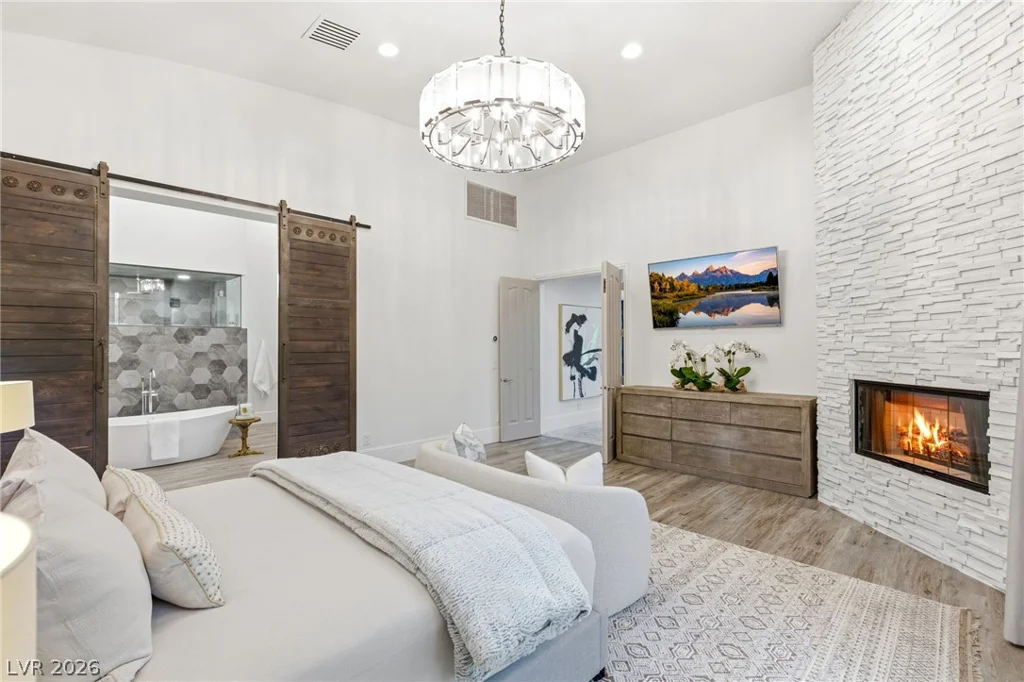 47 Soaring Bird, Las Vegas, NV 89135