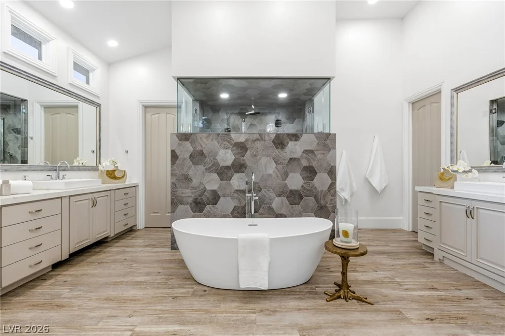 47 Soaring Bird, Las Vegas, NV 89135
