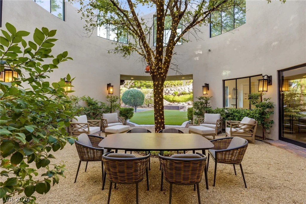 47 Soaring Bird, Las Vegas, NV 89135