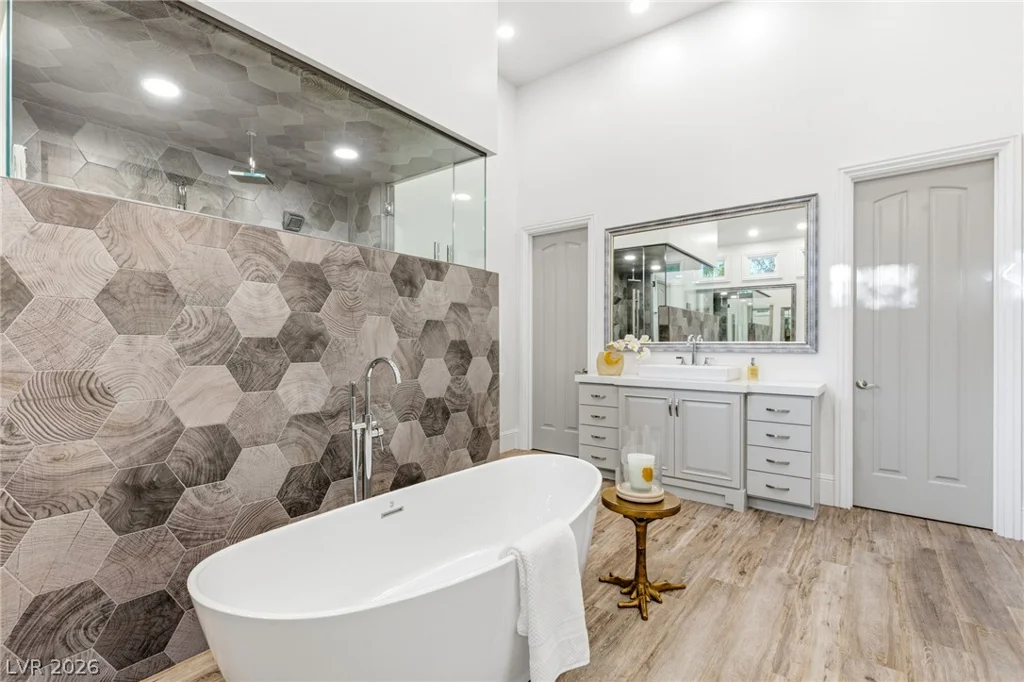 47 Soaring Bird, Las Vegas, NV 89135