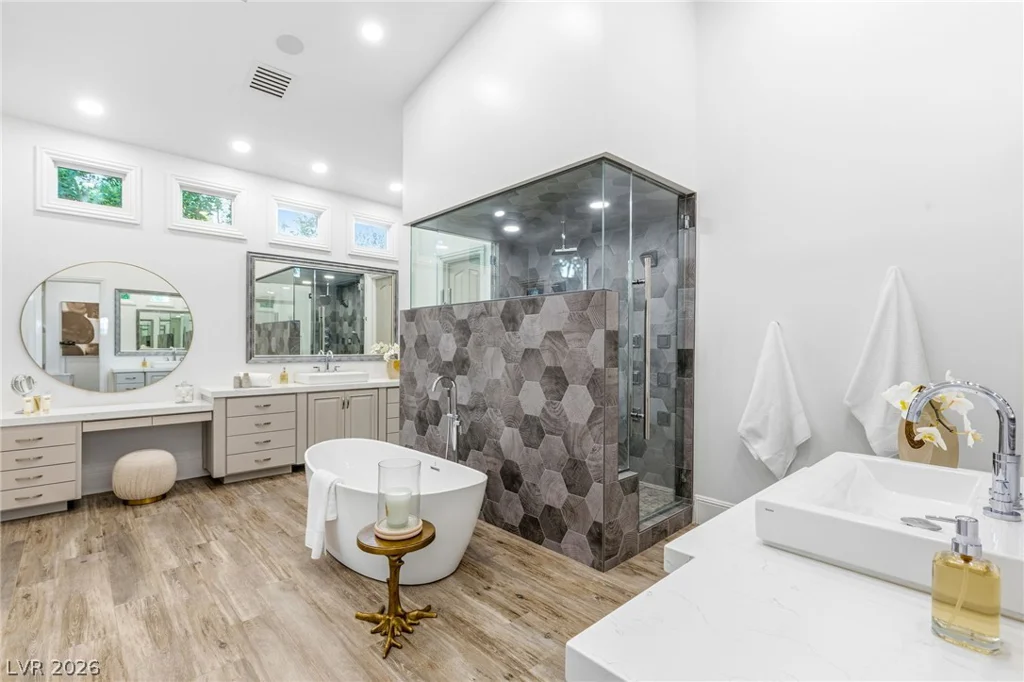 47 Soaring Bird, Las Vegas, NV 89135