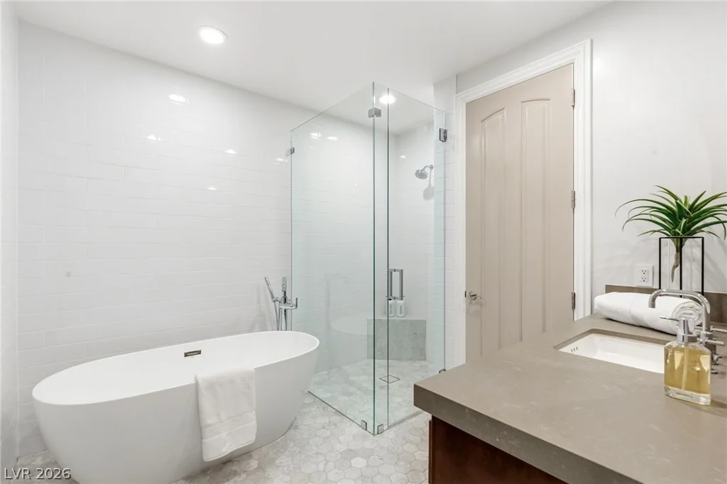 47 Soaring Bird, Las Vegas, NV 89135