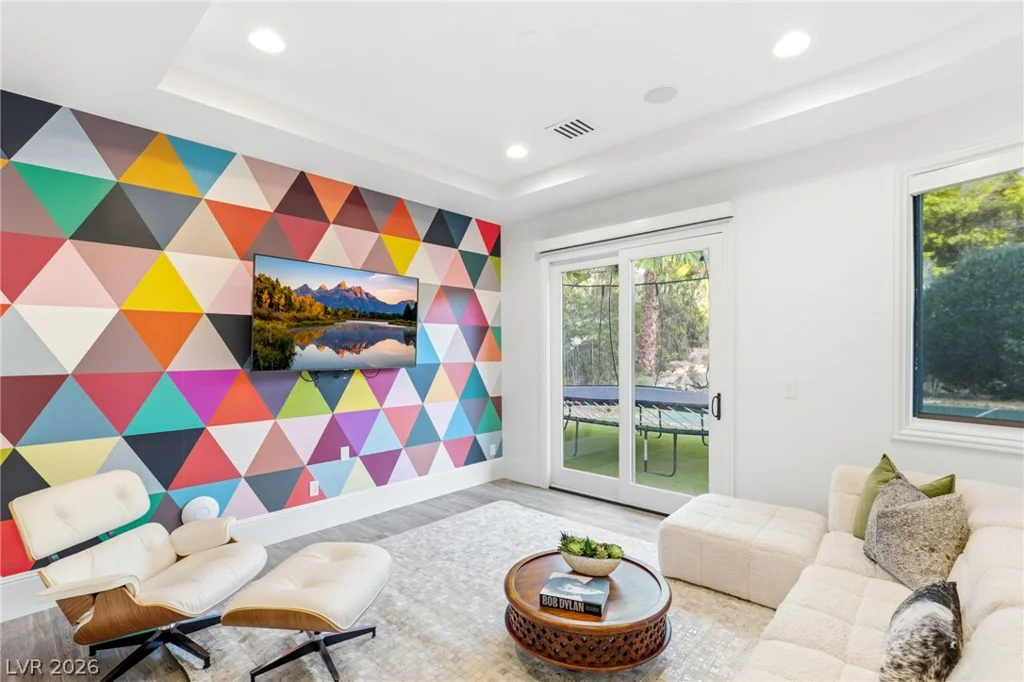 47 Soaring Bird, Las Vegas, NV 89135