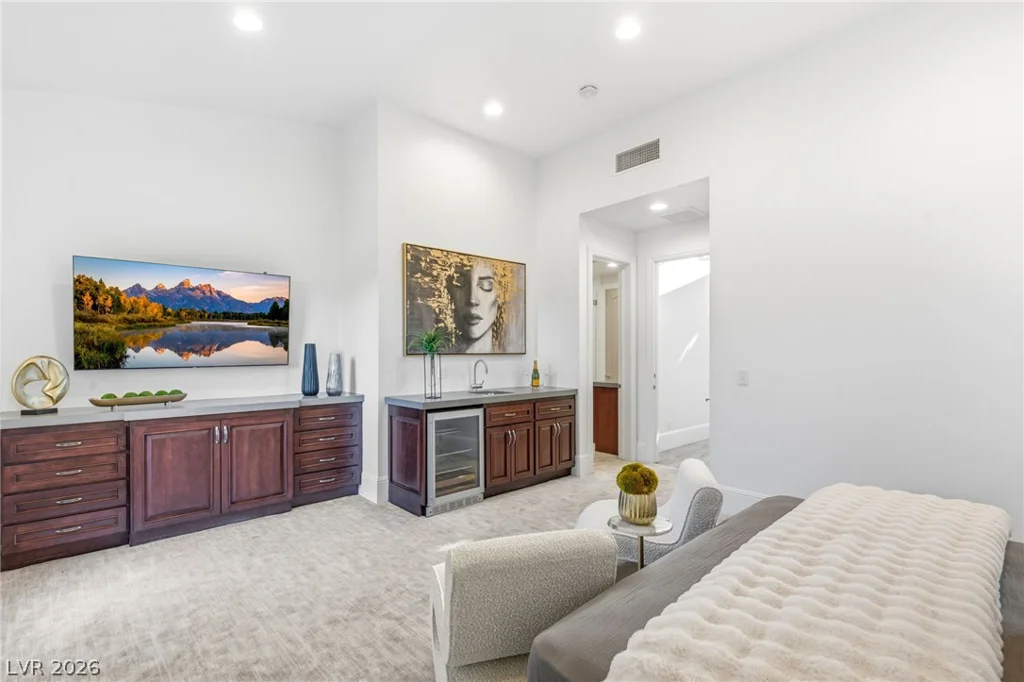 47 Soaring Bird, Las Vegas, NV 89135