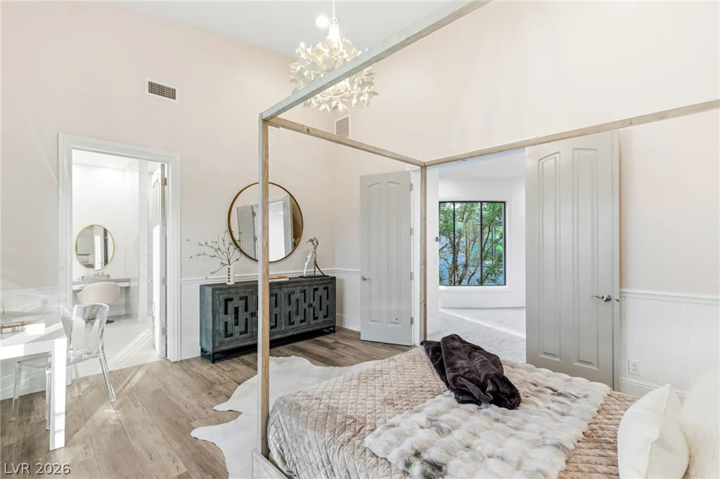 47 Soaring Bird, Las Vegas, NV 89135