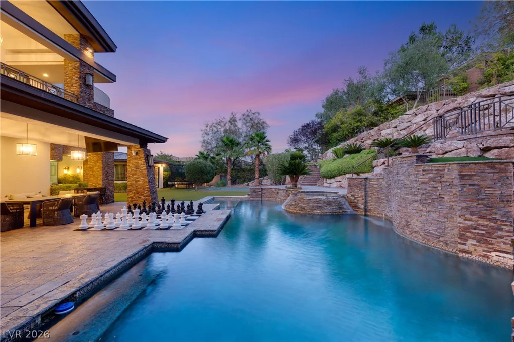 47 Soaring Bird, Las Vegas, NV 89135