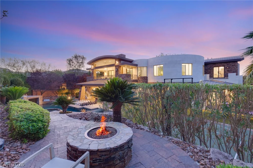 47 Soaring Bird, Las Vegas, NV 89135