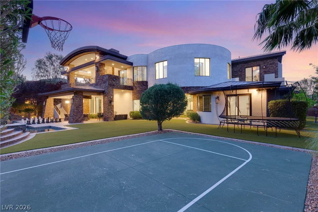 47 Soaring Bird, Las Vegas, NV 89135