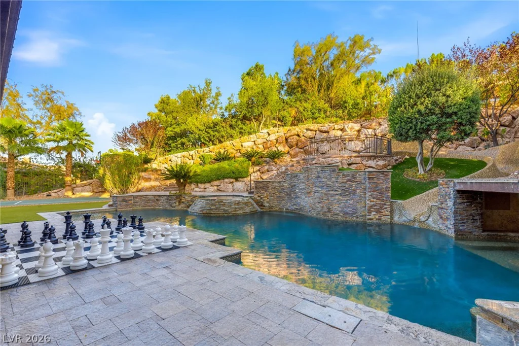 47 Soaring Bird, Las Vegas, NV 89135