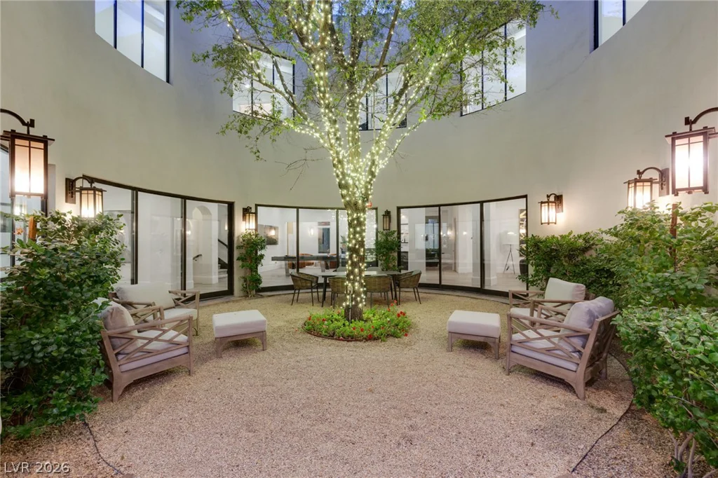 47 Soaring Bird, Las Vegas, NV 89135