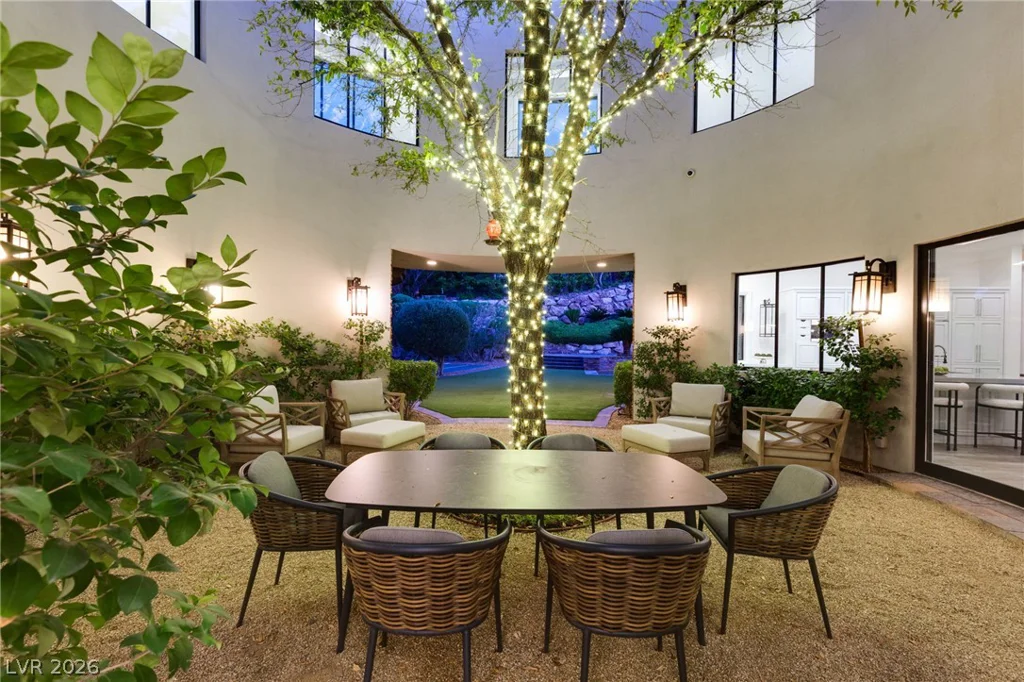 47 Soaring Bird, Las Vegas, NV 89135
