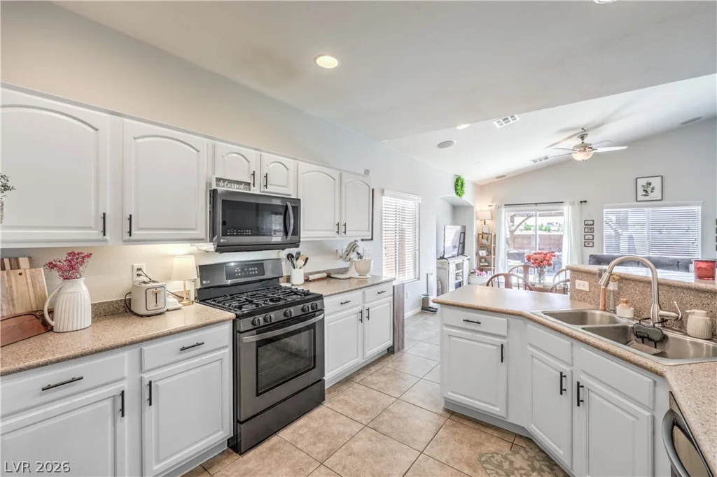 9432 Victory Garden, Las Vegas, NV 89149