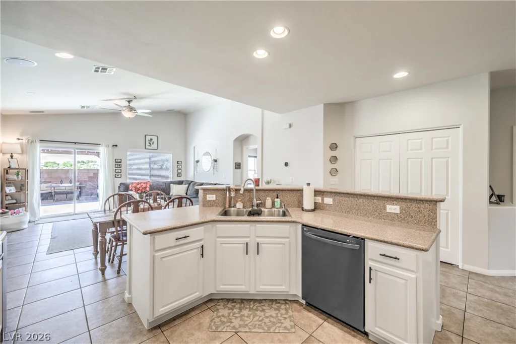 9432 Victory Garden, Las Vegas, NV 89149