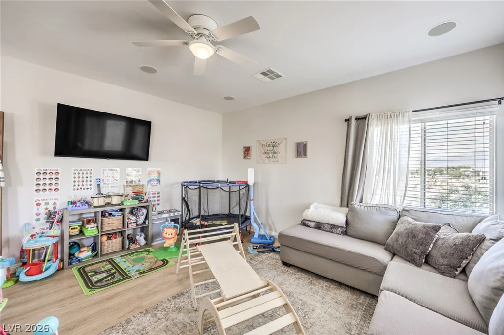9432 Victory Garden, Las Vegas, NV 89149