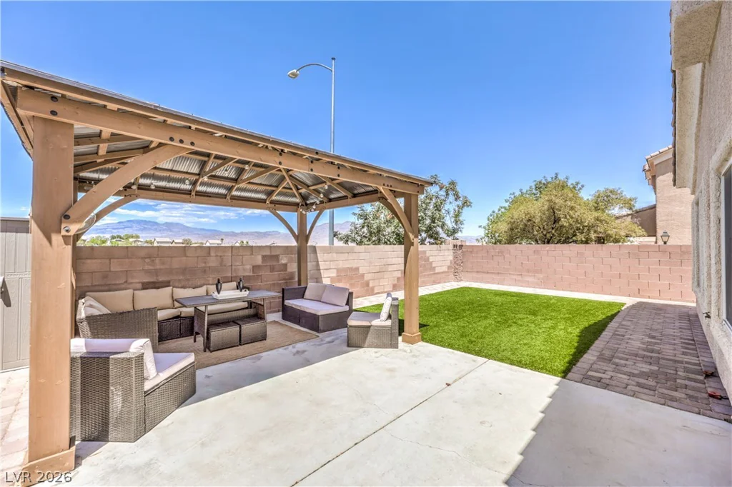 9432 Victory Garden, Las Vegas, NV 89149
